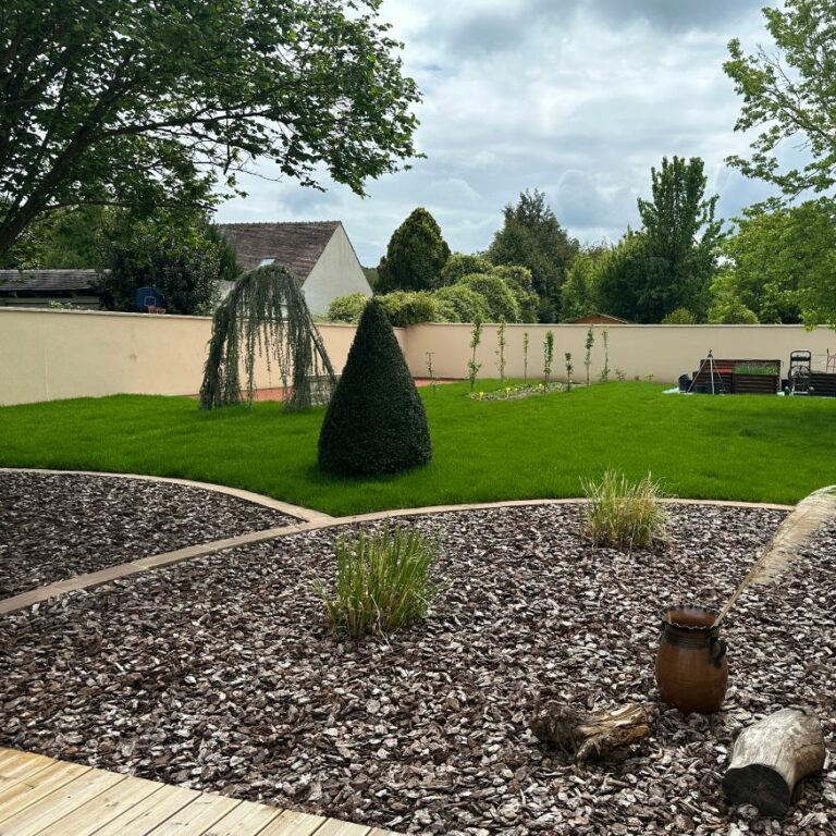 Pose de travertin extérieur dans un jardin à Chamcueil en Essonne